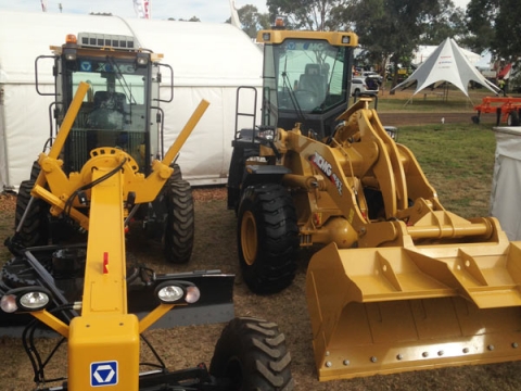 Farmfest - loaders for sale - XCMG GR135a